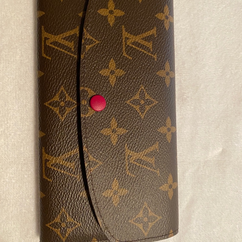 Louis Vuitton Monogram Emilie Wallet.   Fuchsia